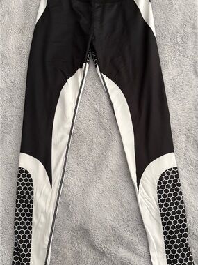 Black and White Hex Panel Athletic Leggings